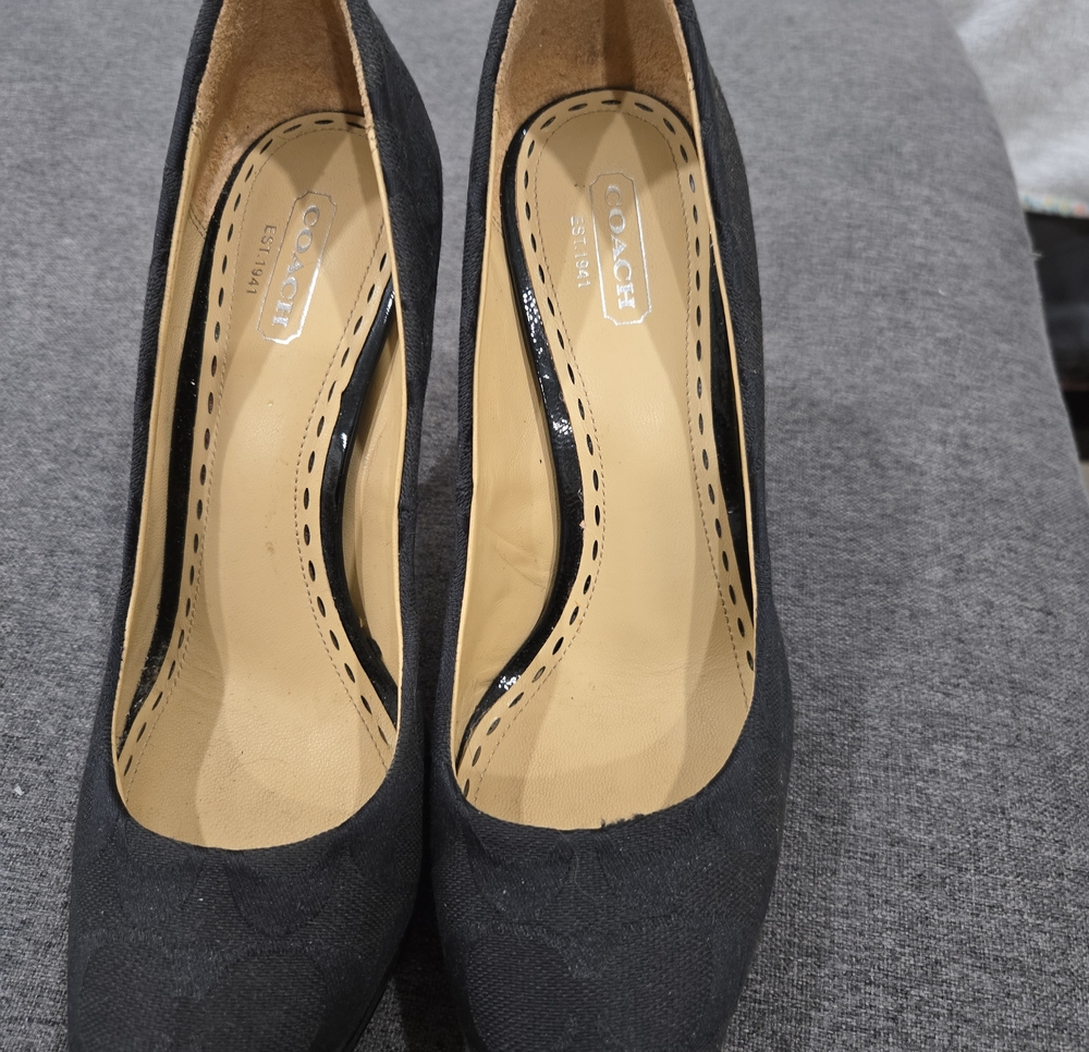 Coach Black Signature Logo Stiletto Pumps - Picture 5 of 5